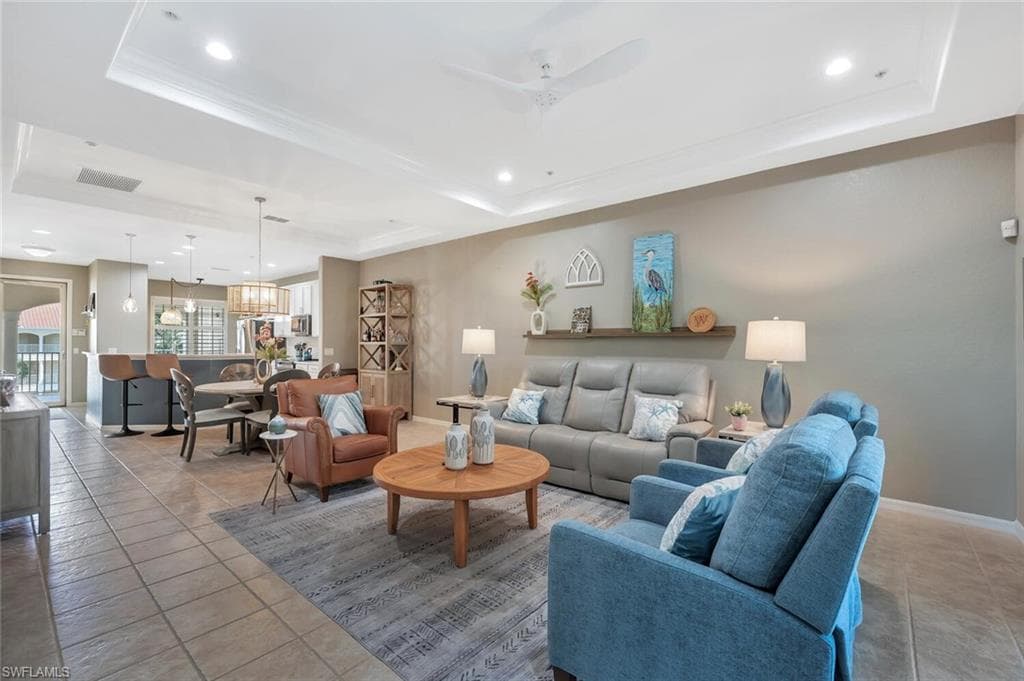 4833 Hampshire Ct 302, Naples, FL 34112-17