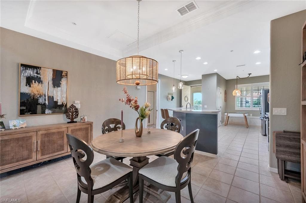 4833 Hampshire Ct 302, Naples, FL 34112-20