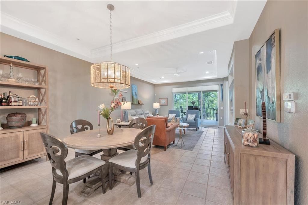 4833 Hampshire Ct 302, Naples, FL 34112-2