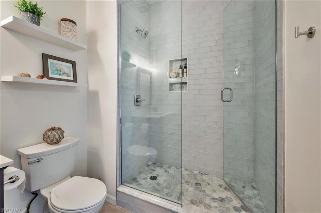 4833 Hampshire Ct 302, Naples, FL 34112-33