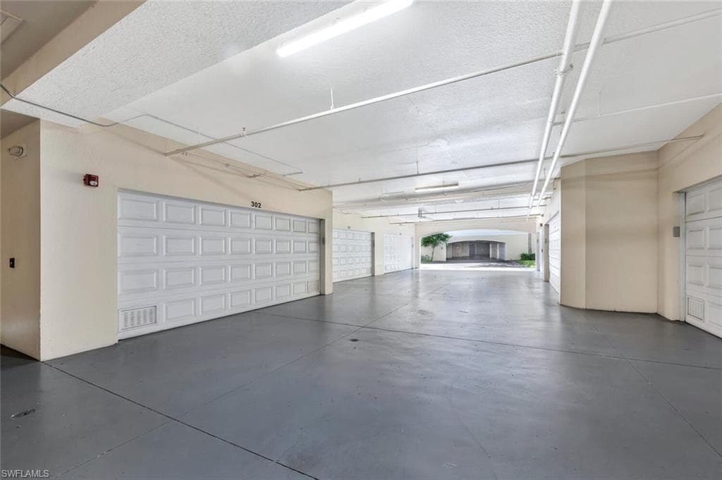 4833 Hampshire Ct 302, Naples, FL 34112-43