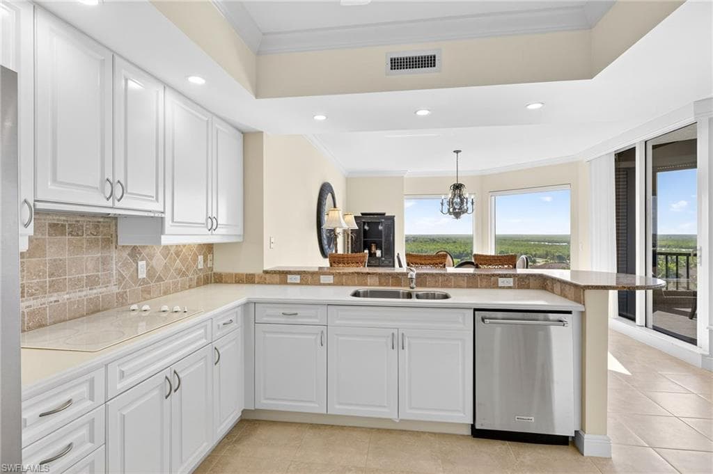1060 Borghese Ln 702, Naples, FL 34114-4