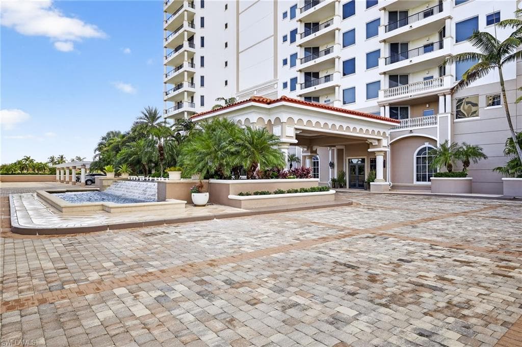 1060 Borghese Ln 702, Naples, FL 34114-6