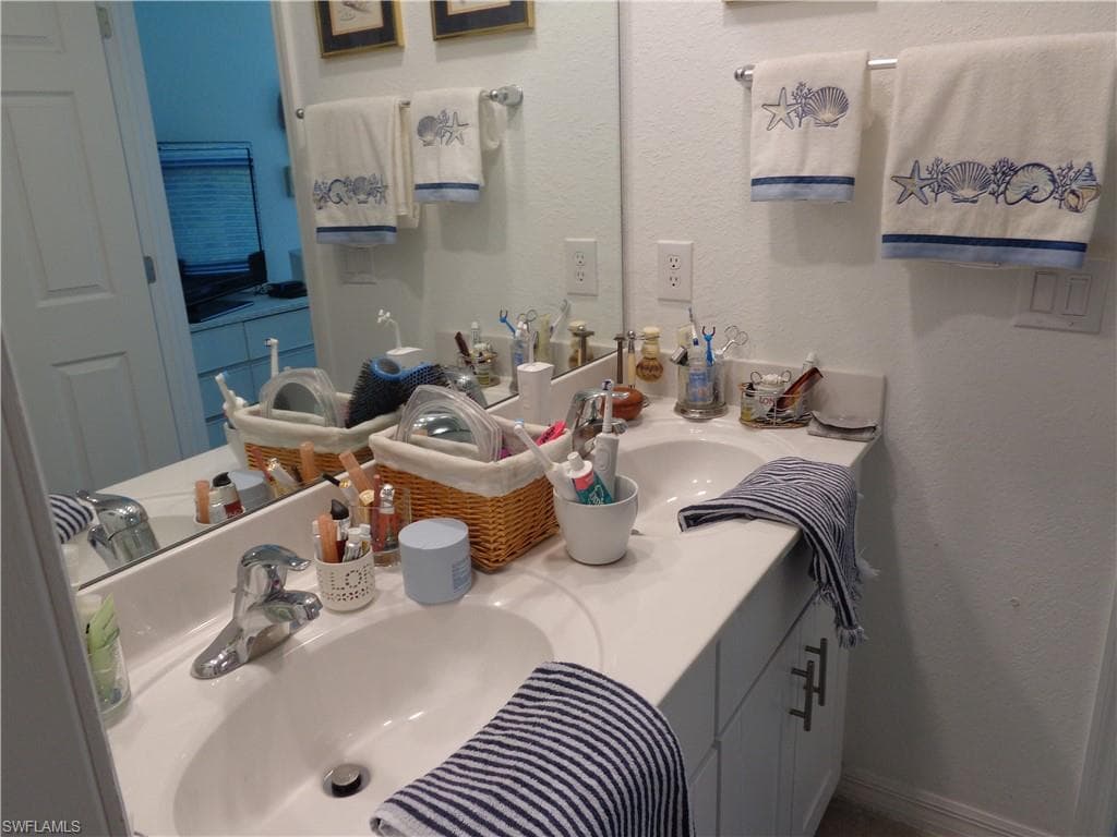 14197 Oviedo Pl, Fort Myers, FL 33905-10