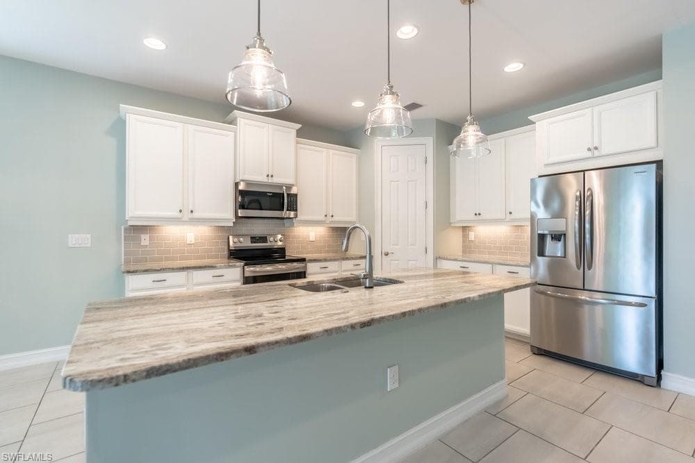 16374 Barclay Ct, Naples, FL 34110-9