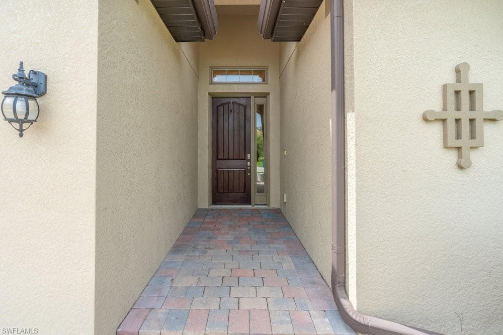16374 Barclay Ct, Naples, FL 34110-3