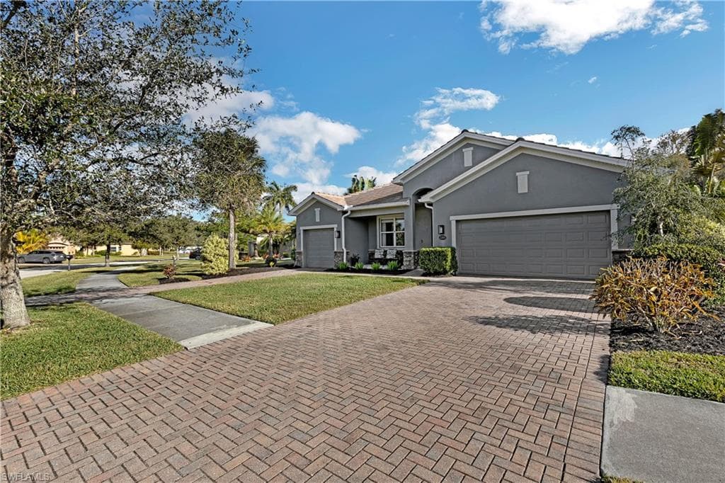 3300 Hampton Blvd, Alva, FL 33920-2