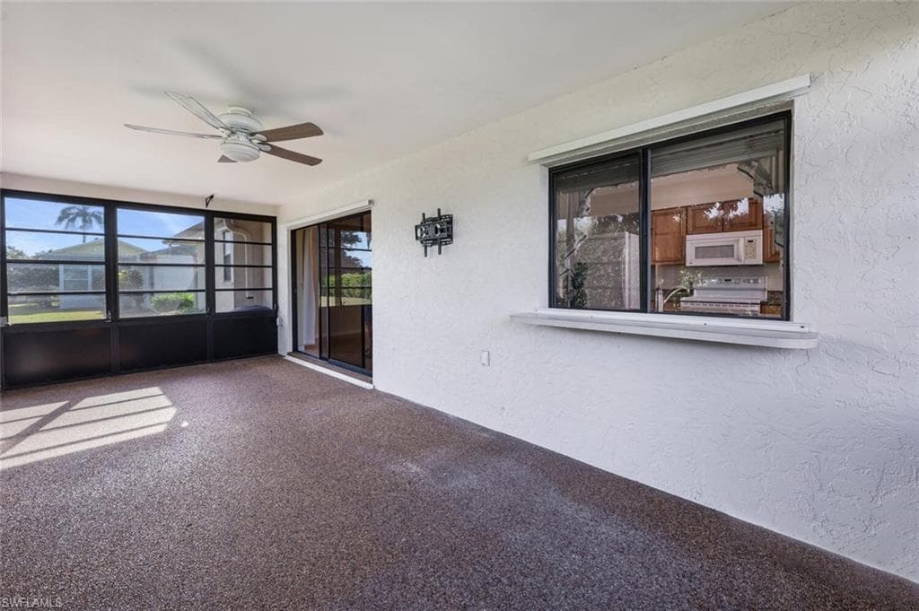 105 Champagne Ct, Naples, FL 34112-21