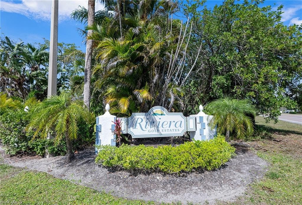 105 Champagne Ct, Naples, FL 34112-29