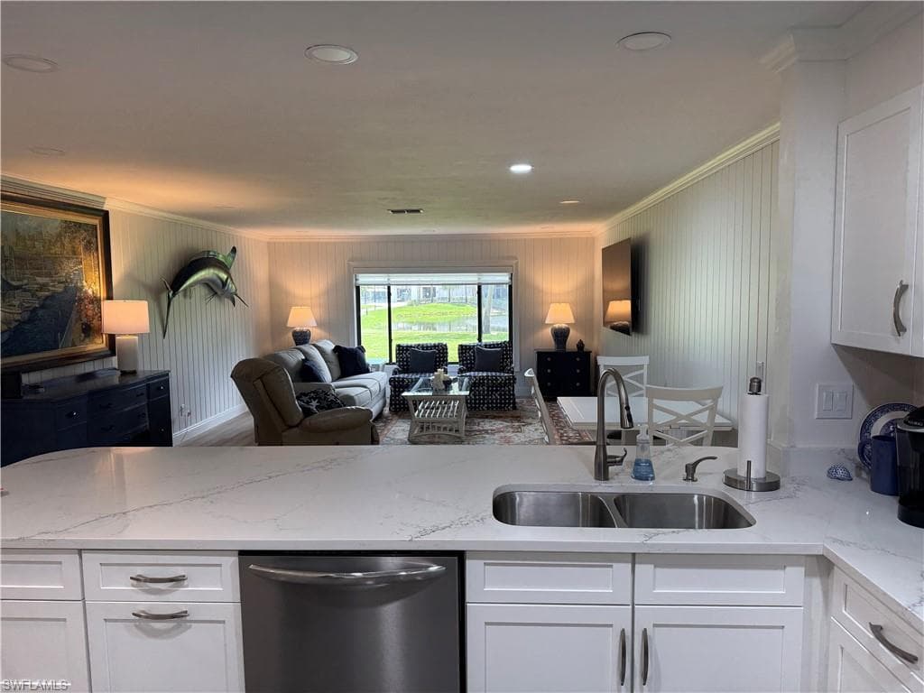203 Courtside Dr B103, Naples, FL 34105-2