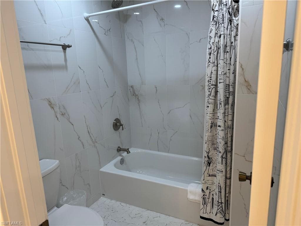 203 Courtside Dr B103, Naples, FL 34105-3