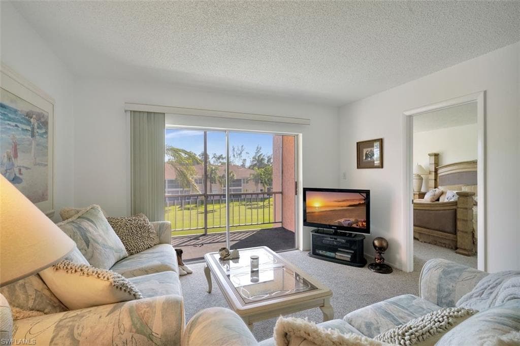 225 Turtle Lake Ct 310, Naples, FL 34105-10