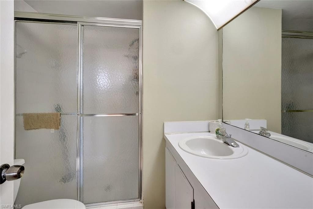 225 Turtle Lake Ct 310, Naples, FL 34105-12