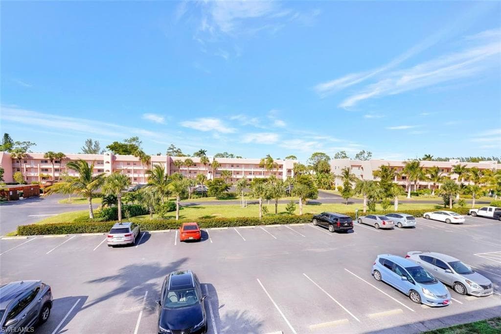 225 Turtle Lake Ct 310, Naples, FL 34105-16