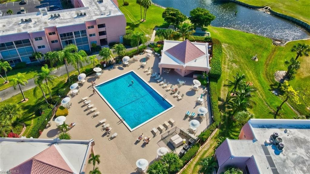 225 Turtle Lake Ct 310, Naples, FL 34105-20