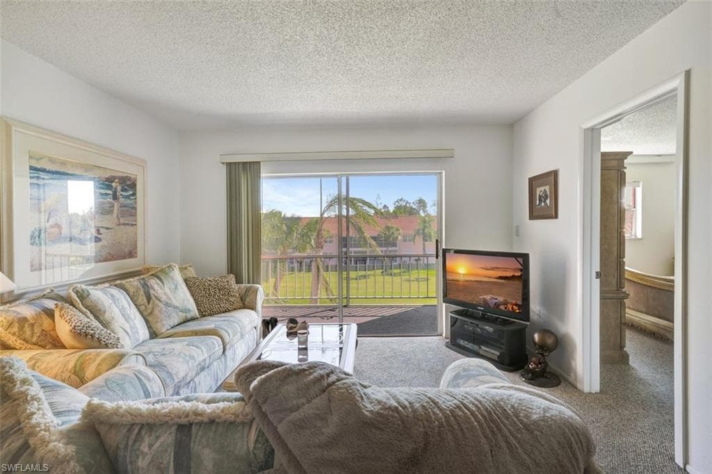 225 Turtle Lake Ct 310, Naples, FL 34105-3