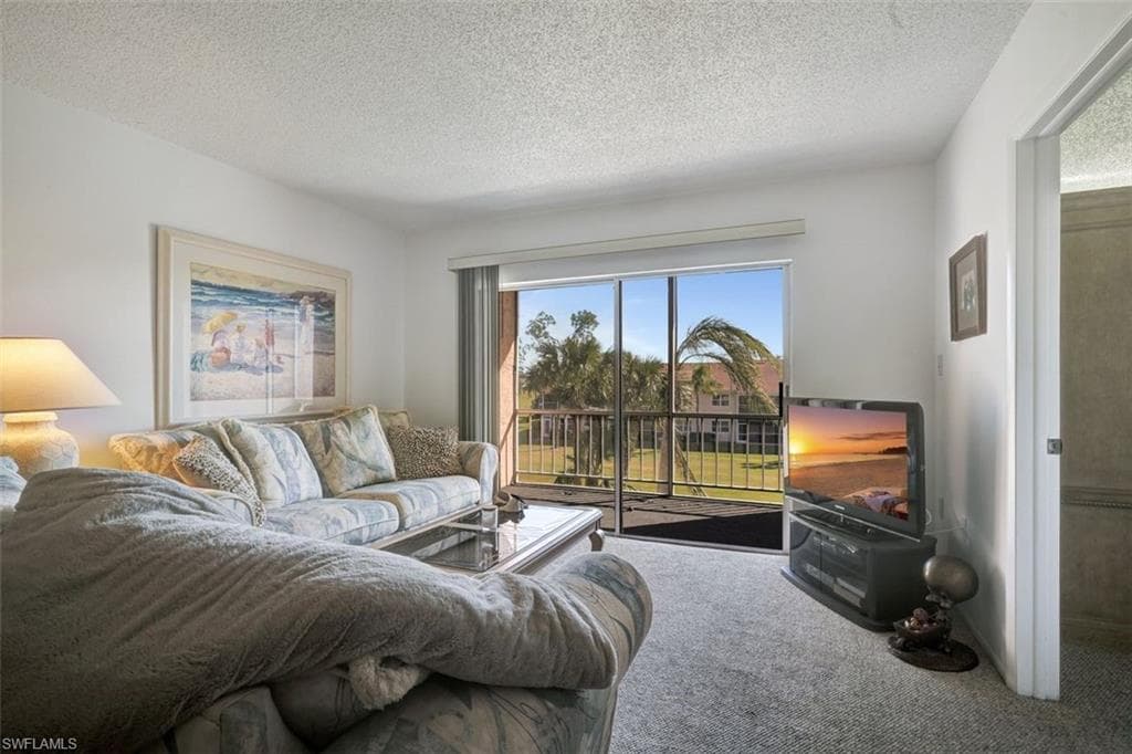225 Turtle Lake Ct 310, Naples, FL 34105-8