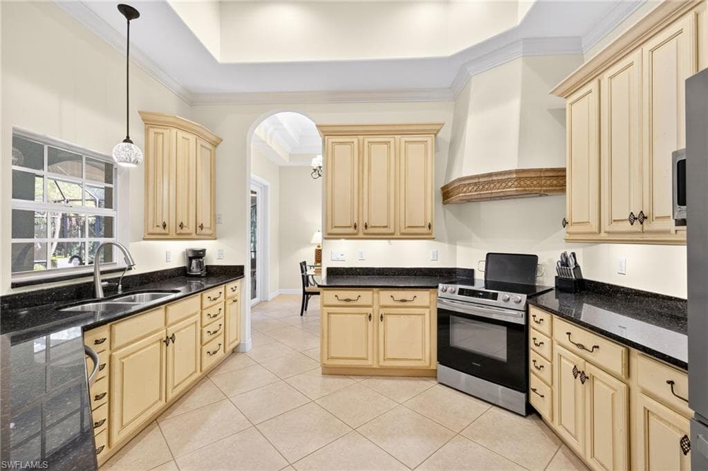441 27th St SW, Naples, FL 34117-13