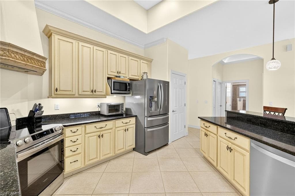 441 27th St SW, Naples, FL 34117-14