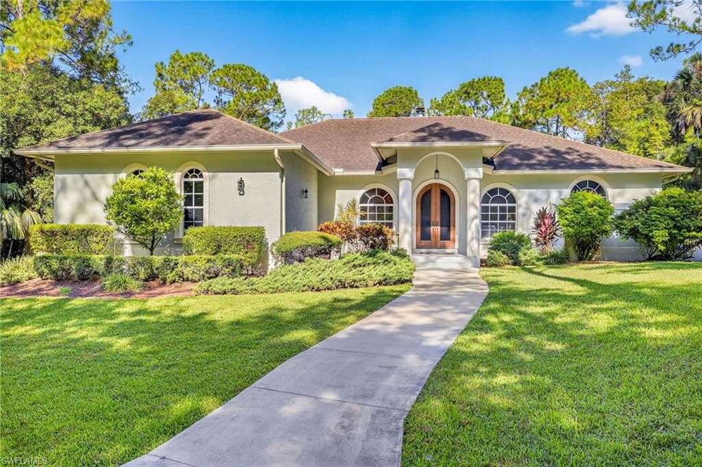 441 27th St SW, Naples, FL 34117-1