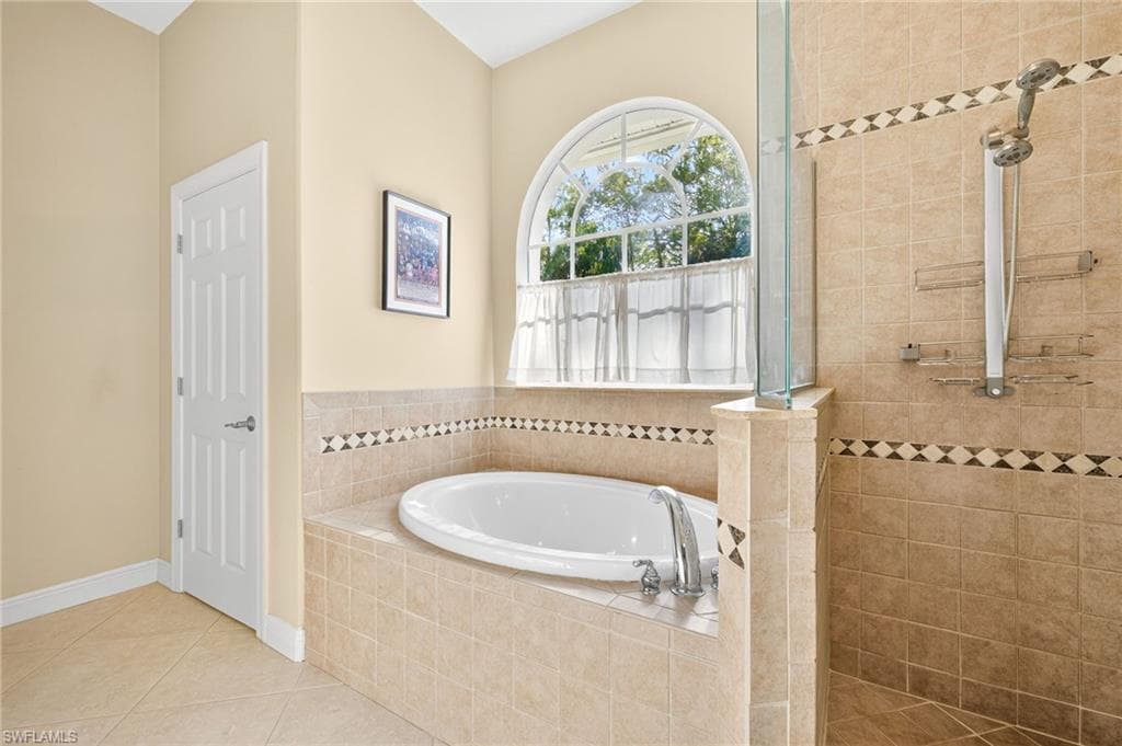 441 27th St SW, Naples, FL 34117-19