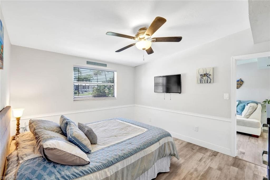 2047 Harbor Ln, Naples, FL 34104-12