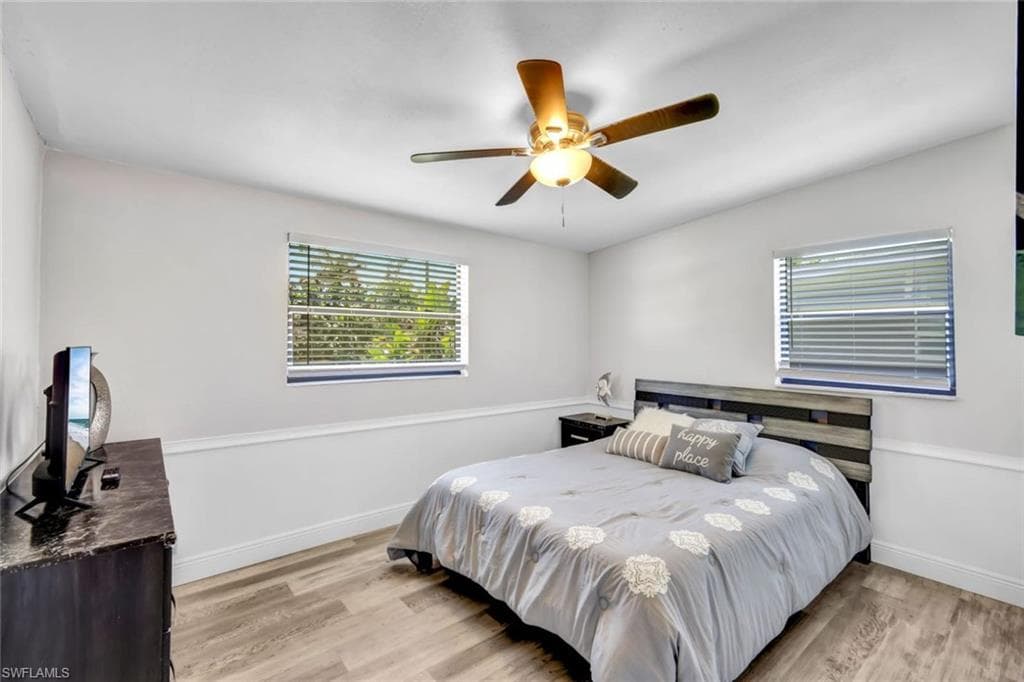 2047 Harbor Ln, Naples, FL 34104-13