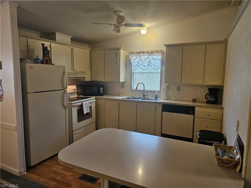 31 Amethyst Ave 31a, Naples, FL 34114-14