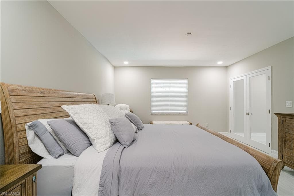 131 25th St SW, Naples, FL 34117-27