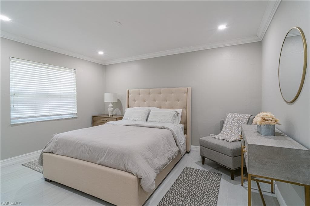 131 25th St SW, Naples, FL 34117-31