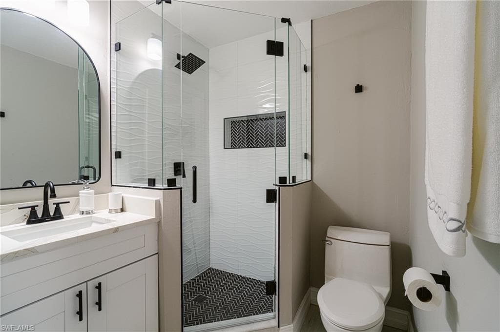 131 25th St SW, Naples, FL 34117-35