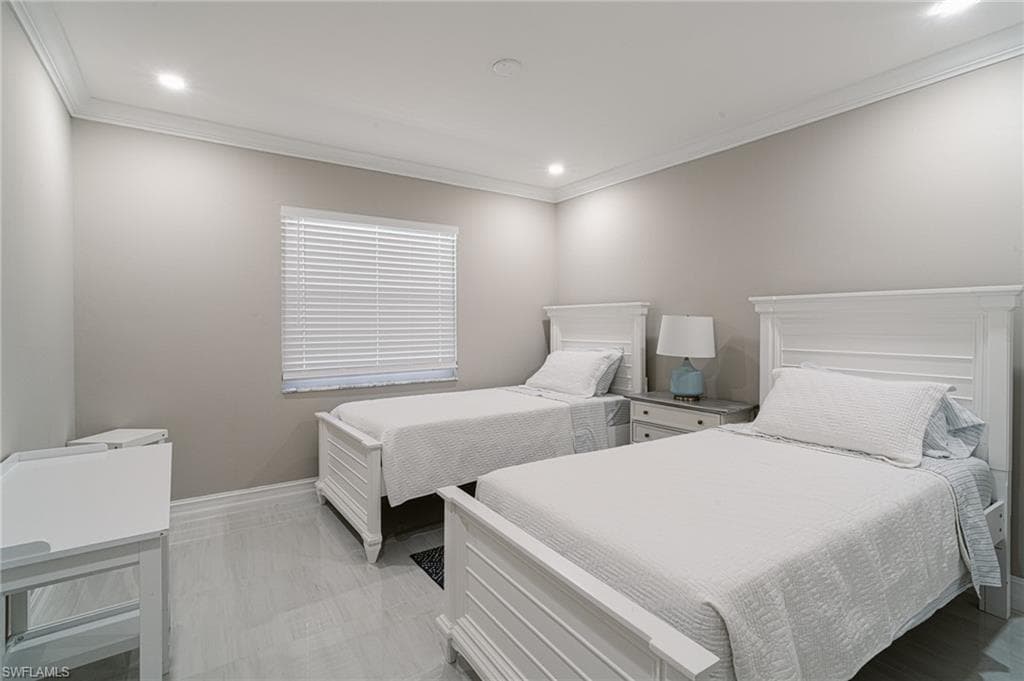 131 25th St SW, Naples, FL 34117-37