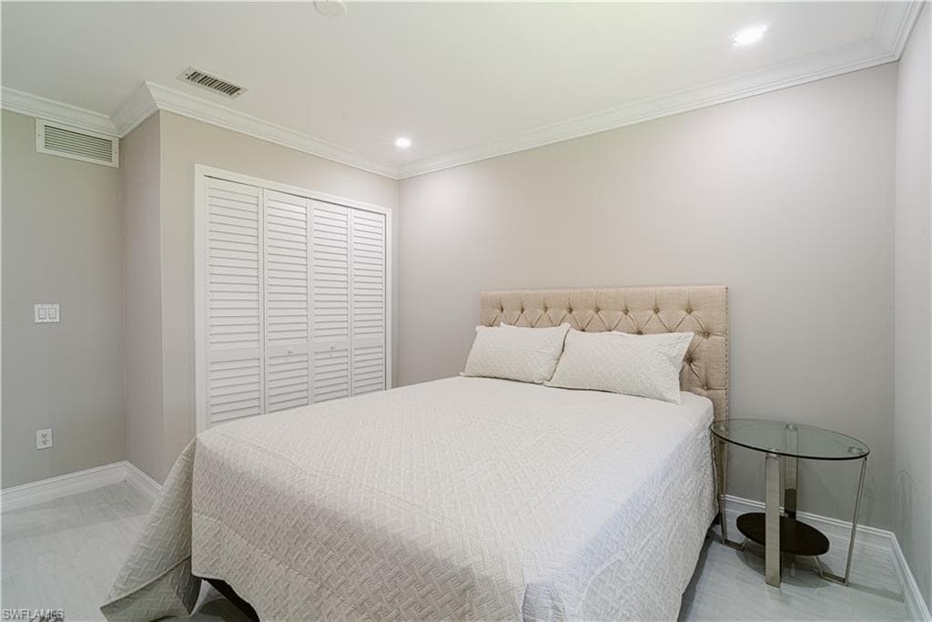 131 25th St SW, Naples, FL 34117-44