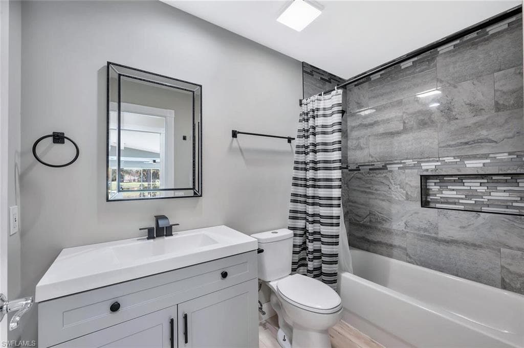 3408 Cayman Ln, Naples, FL 34119-22