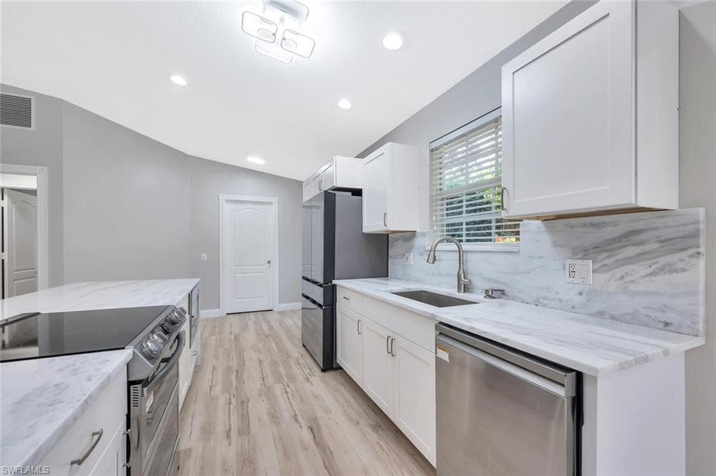 3408 Cayman Ln, Naples, FL 34119-7