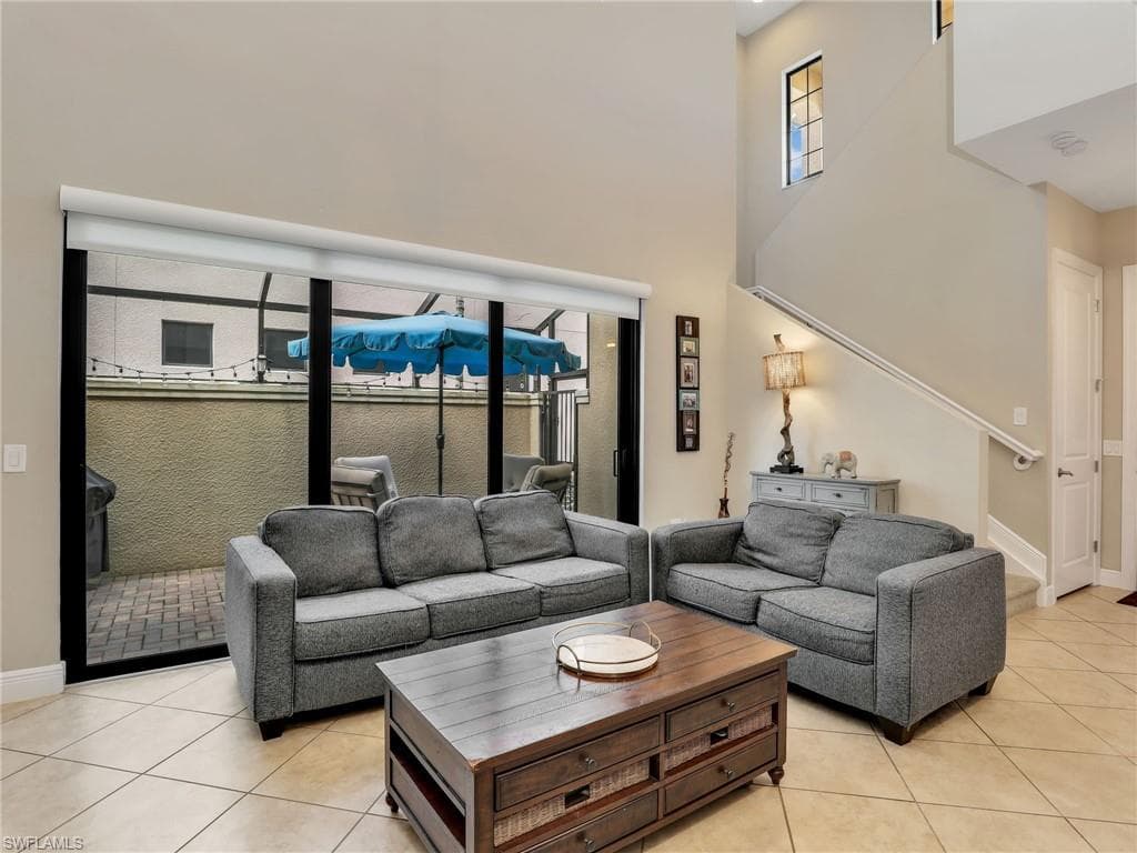 1242 Kendari Ter, Naples, FL 34113-13