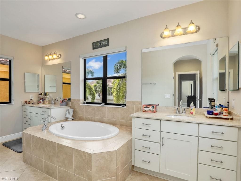 1242 Kendari Ter, Naples, FL 34113-34