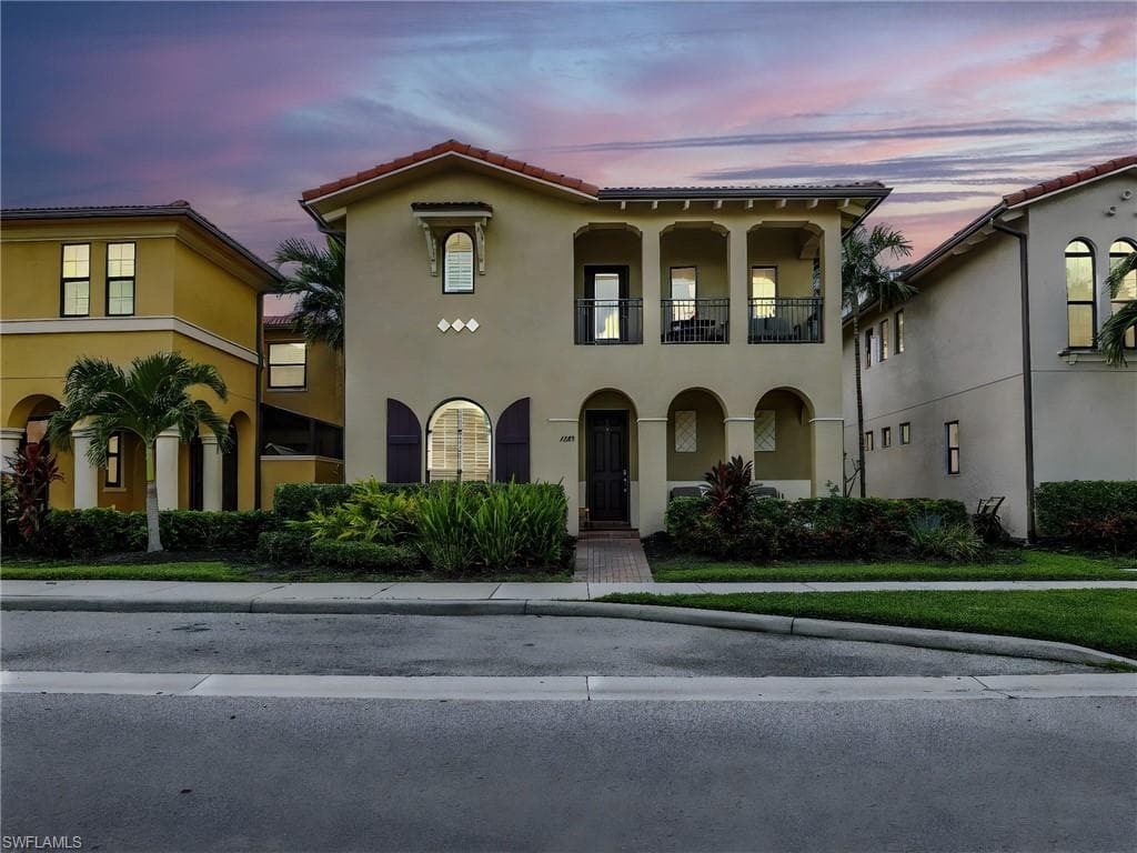 1242 Kendari Ter, Naples, FL 34113-3