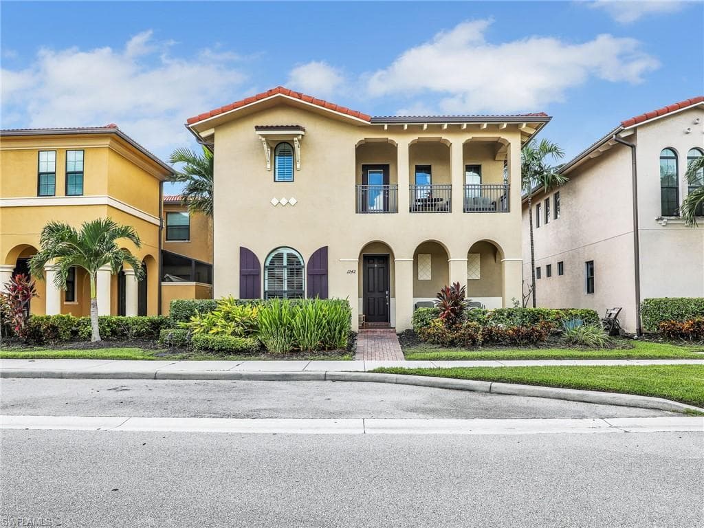 1242 Kendari Ter, Naples, FL 34113-4