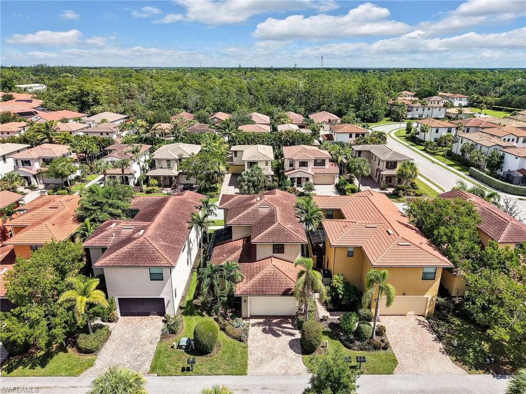 1242 Kendari Ter, Naples, FL 34113-6