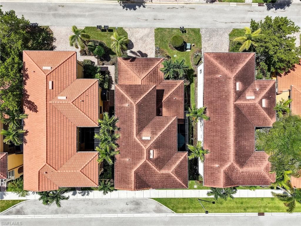 1242 Kendari Ter, Naples, FL 34113-7