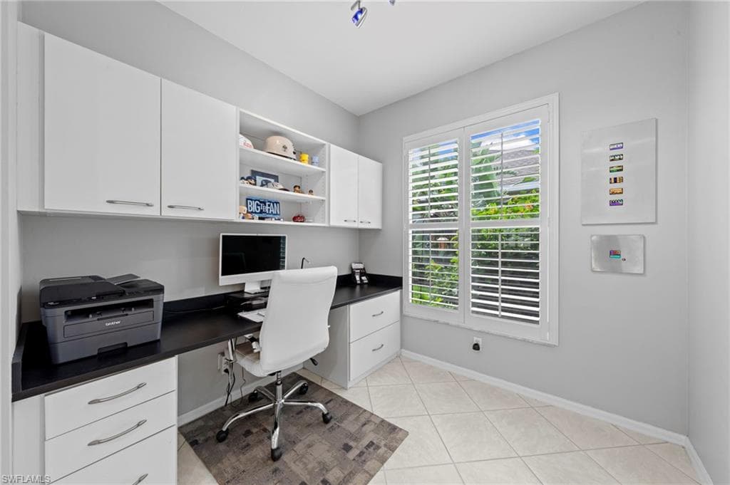 22963 Forest Ridge Dr, Estero, FL 33928-23