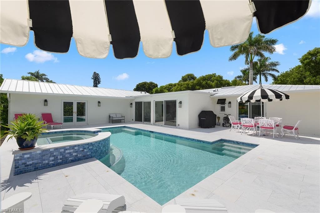 1319 28th Ave N, Naples, FL 34103-25