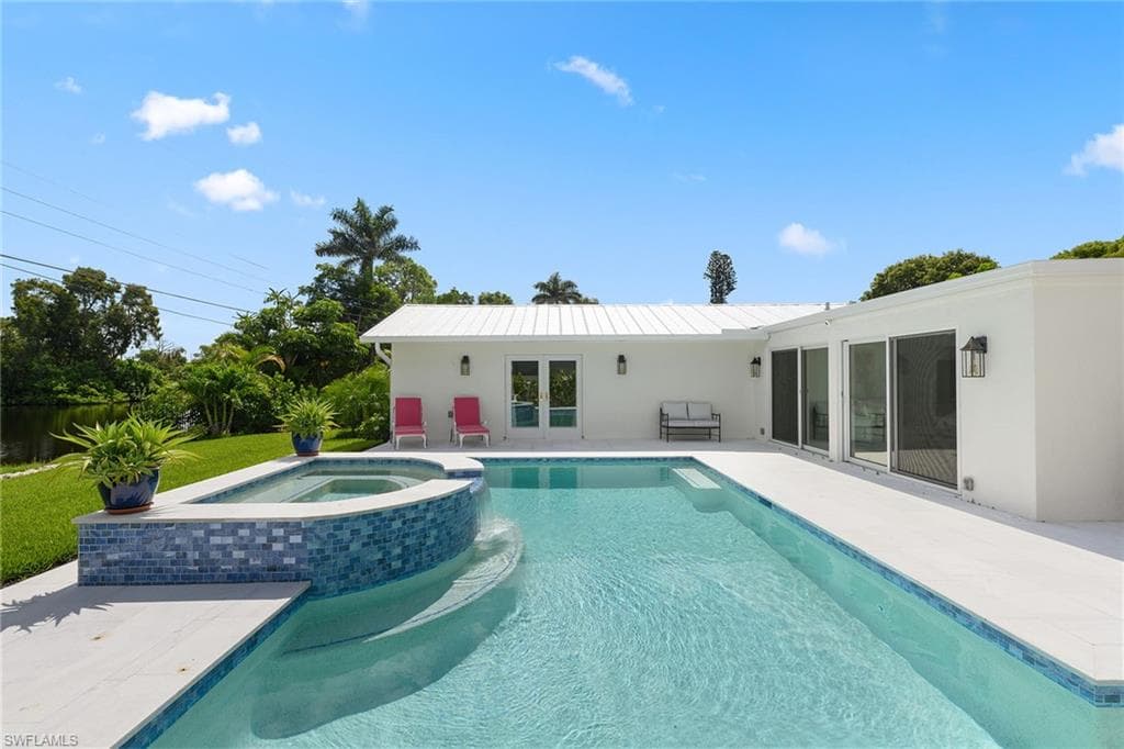 1319 28th Ave N, Naples, FL 34103-26