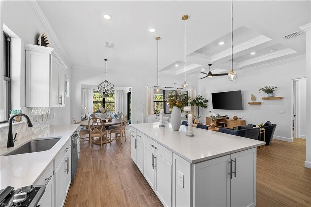 9384 Night Heron Ln, Naples, FL 34120-12