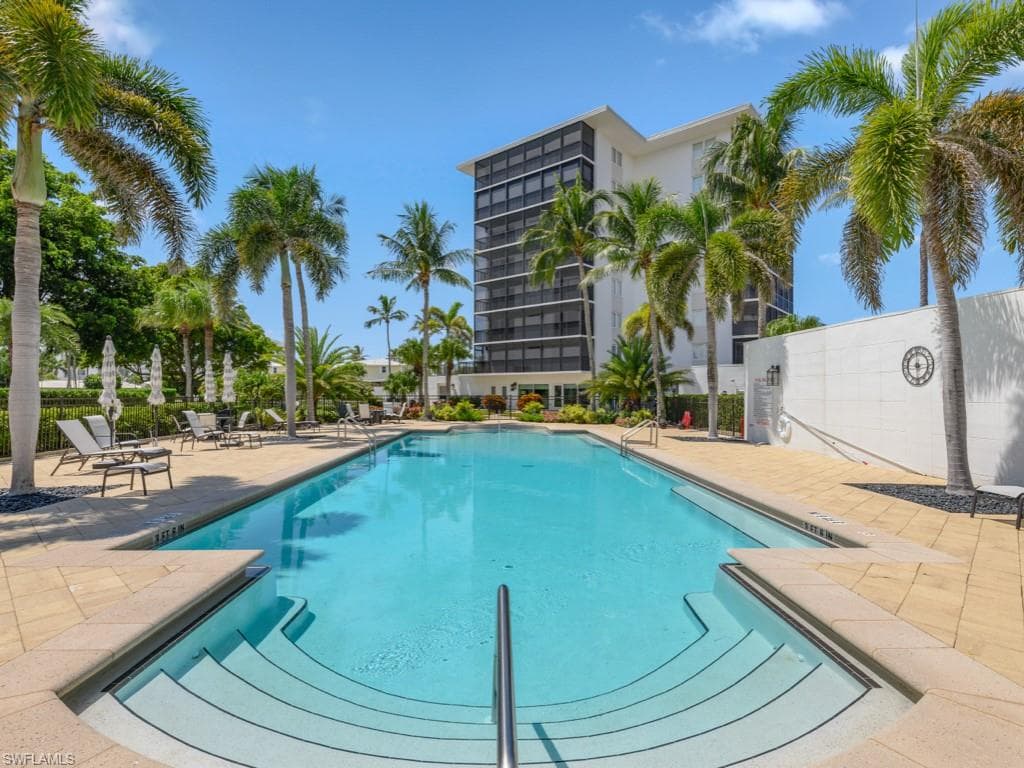 2170 Gulf Shore Blvd N 23w, Naples, FL 34102-24