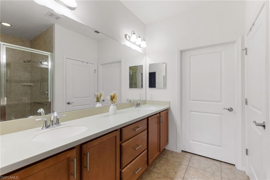 1570 Oceania Dr S, Naples, FL 34113-11