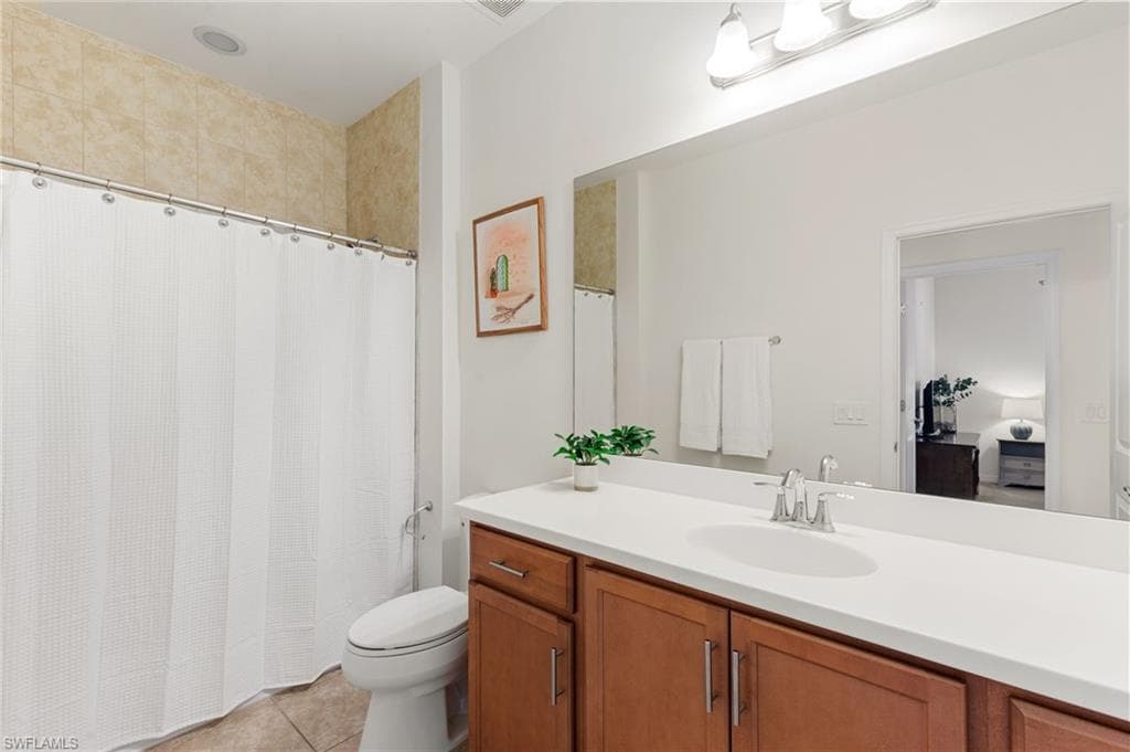 1570 Oceania Dr S, Naples, FL 34113-13