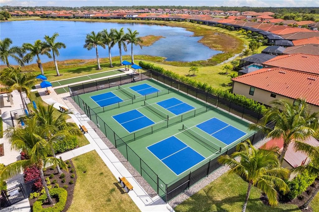 1570 Oceania Dr S, Naples, FL 34113-17
