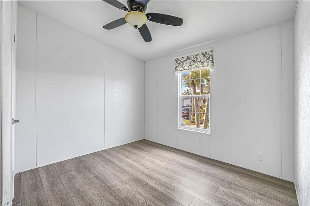 33 Covey Ln 33, Naples, FL 34114-14